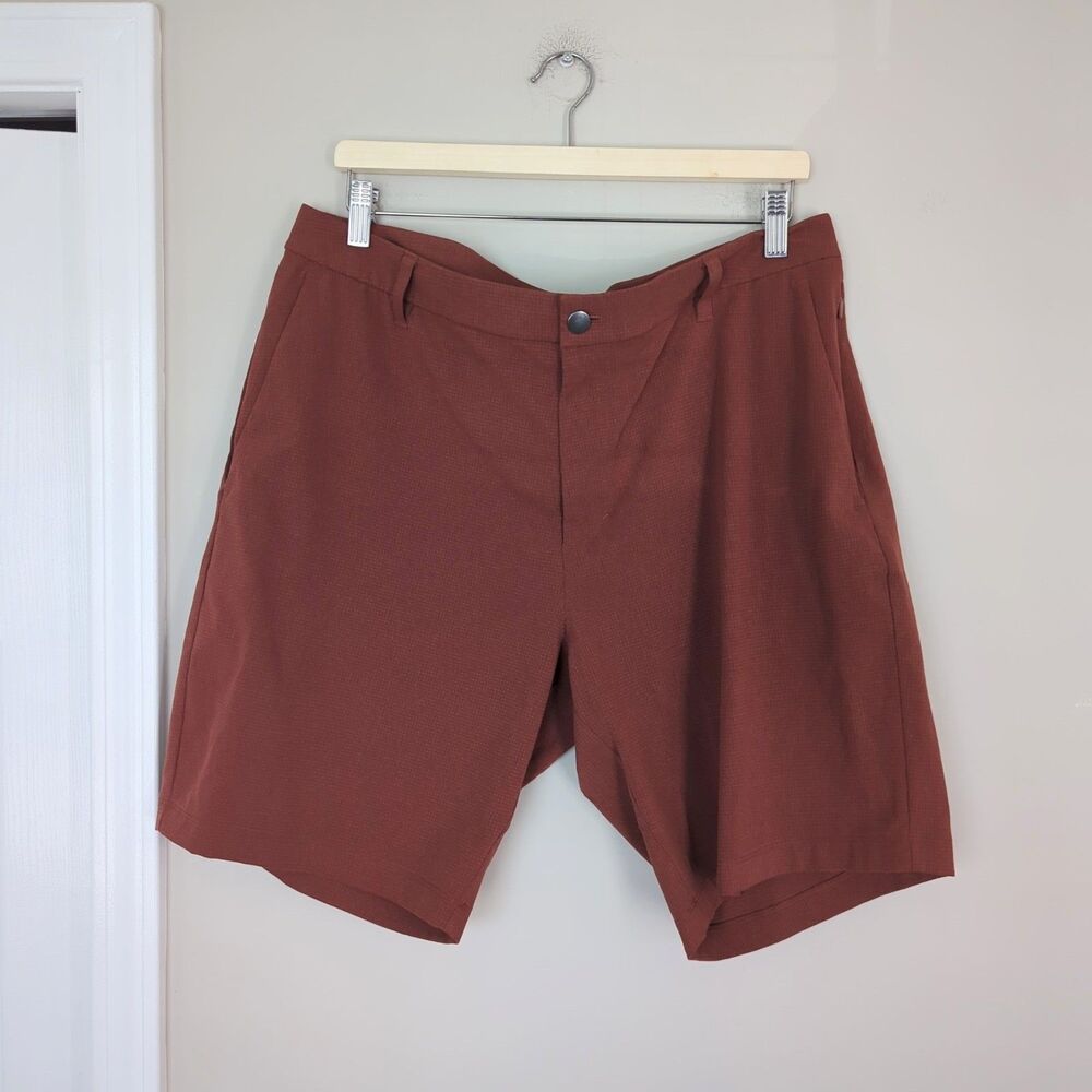 Lululemon Men's Commission Classic Fit Shorts Date Brown Size 36
